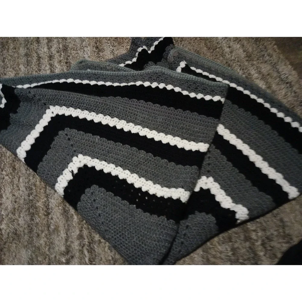 Handmade Vintage Crochet Knit Granny Square Trow Blanket Cottagecore Retro 48x52
